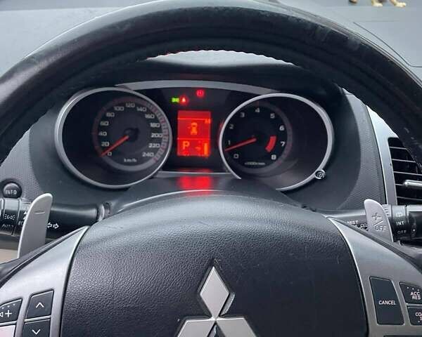 Бежевый Мицубиси Аутлендер ХЛ, объемом двигателя 3 л и пробегом 235 тыс. км за 8000 $, фото 12 на Automoto.ua