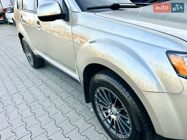 Бежевый Мицубиси Аутлендер ХЛ, объемом двигателя 2 л и пробегом 226 тыс. км за 8999 $, фото 14 на Automoto.ua