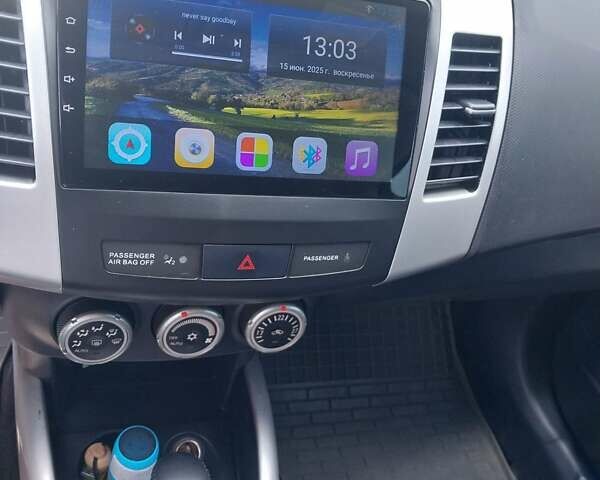 Бежевый Мицубиси Аутлендер ХЛ, объемом двигателя 2.4 л и пробегом 275 тыс. км за 8600 $, фото 18 на Automoto.ua