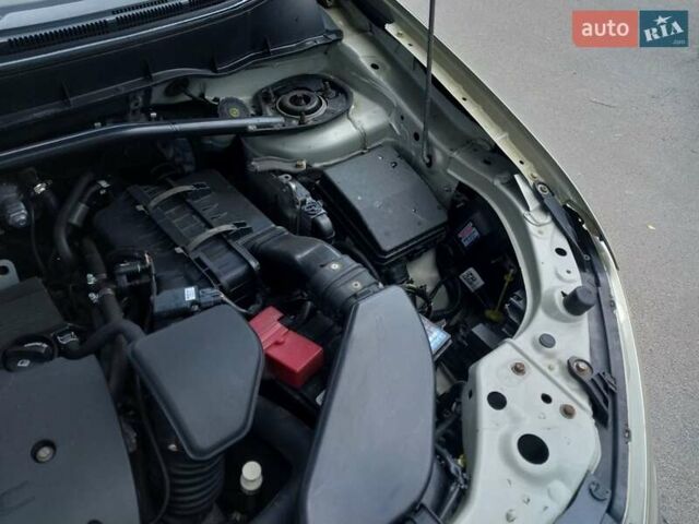 Бежевый Мицубиси Аутлендер ХЛ, объемом двигателя 2.4 л и пробегом 275 тыс. км за 8600 $, фото 32 на Automoto.ua