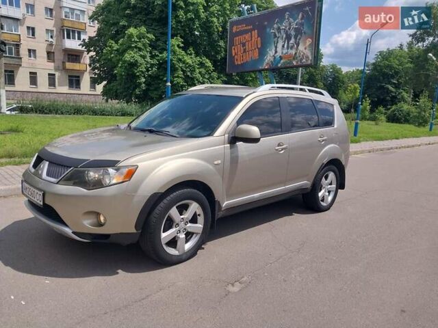Бежевый Мицубиси Аутлендер ХЛ, объемом двигателя 2.4 л и пробегом 275 тыс. км за 8600 $, фото 10 на Automoto.ua