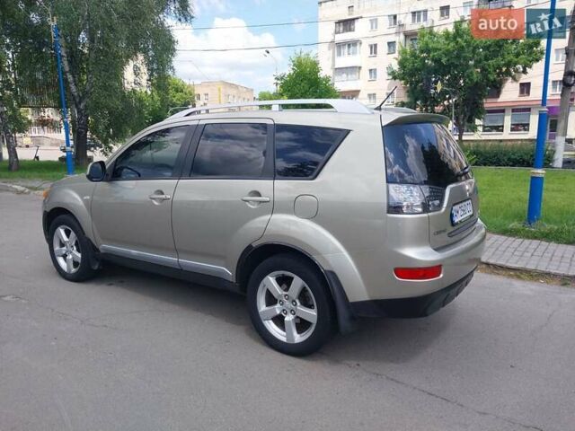 Бежевый Мицубиси Аутлендер ХЛ, объемом двигателя 2.4 л и пробегом 275 тыс. км за 8600 $, фото 8 на Automoto.ua