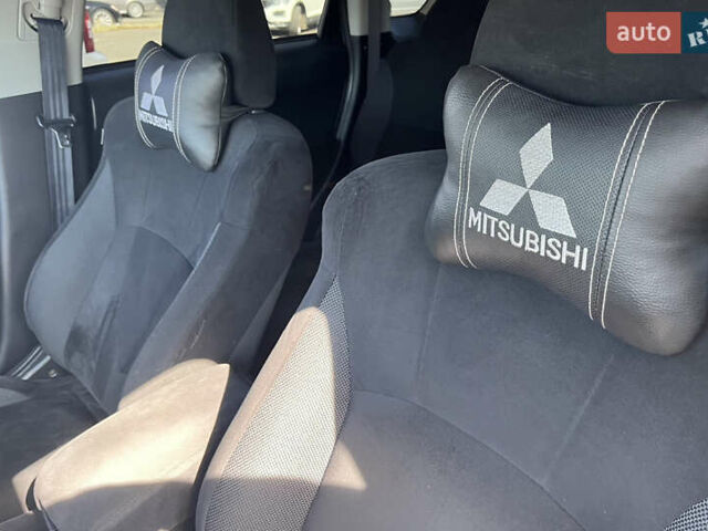 Черный Мицубиси Аутлендер ХЛ, объемом двигателя 3 л и пробегом 169 тыс. км за 9300 $, фото 9 на Automoto.ua