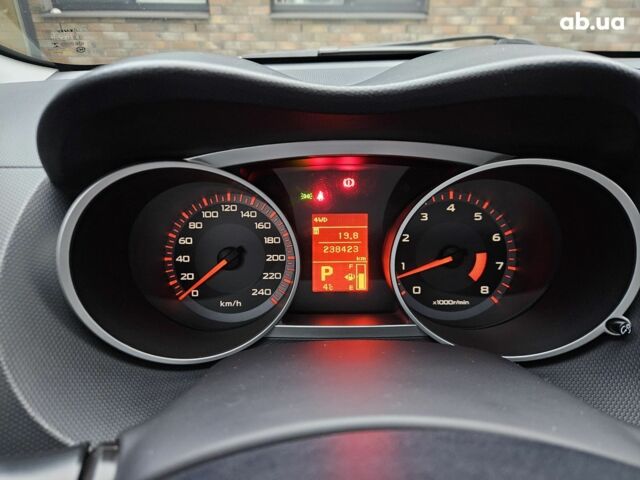 Чорний Міцубісі Аутлендер ХЛ, об'ємом двигуна 3 л та пробігом 238 тис. км за 10800 $, фото 15 на Automoto.ua