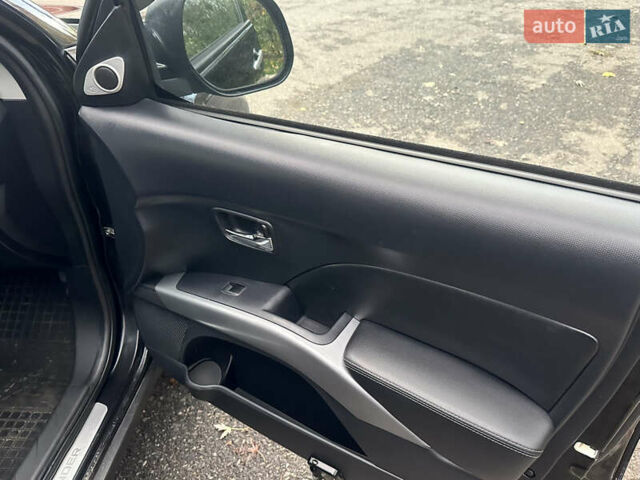 Черный Мицубиси Аутлендер ХЛ, объемом двигателя 2.4 л и пробегом 230 тыс. км за 8500 $, фото 17 на Automoto.ua