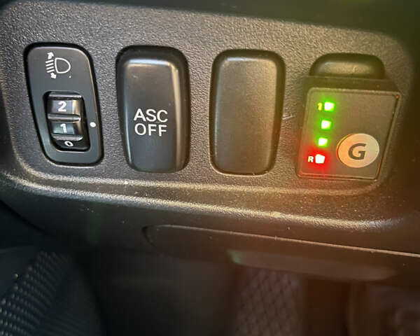 Черный Мицубиси Аутлендер ХЛ, объемом двигателя 3 л и пробегом 169 тыс. км за 9300 $, фото 14 на Automoto.ua