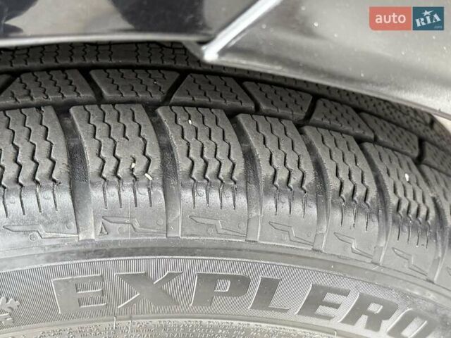 Черный Мицубиси Аутлендер ХЛ, объемом двигателя 2.36 л и пробегом 175 тыс. км за 9700 $, фото 7 на Automoto.ua