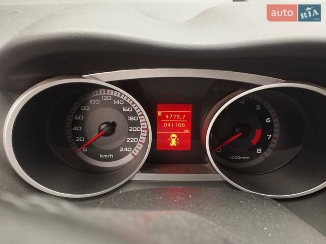 Черный Мицубиси Аутлендер ХЛ, объемом двигателя 2.36 л и пробегом 41 тыс. км за 12000 $, фото 9 на Automoto.ua