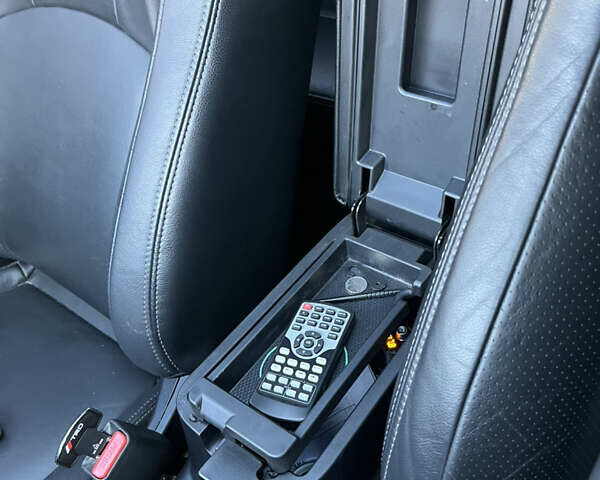 Черный Мицубиси Аутлендер ХЛ, объемом двигателя 2.99 л и пробегом 153 тыс. км за 10800 $, фото 5 на Automoto.ua