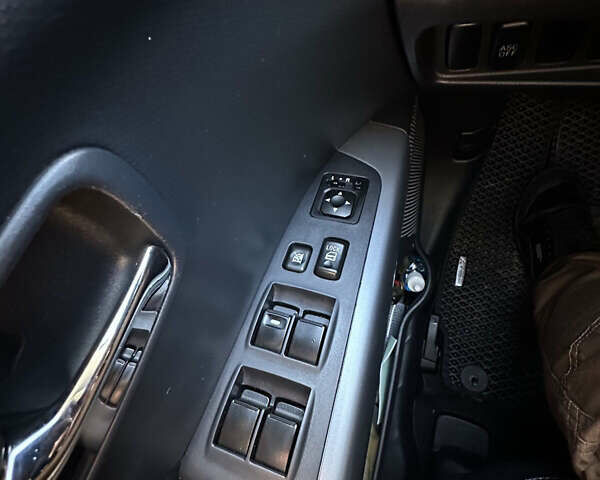 Черный Мицубиси Аутлендер ХЛ, объемом двигателя 2.4 л и пробегом 198 тыс. км за 11000 $, фото 17 на Automoto.ua