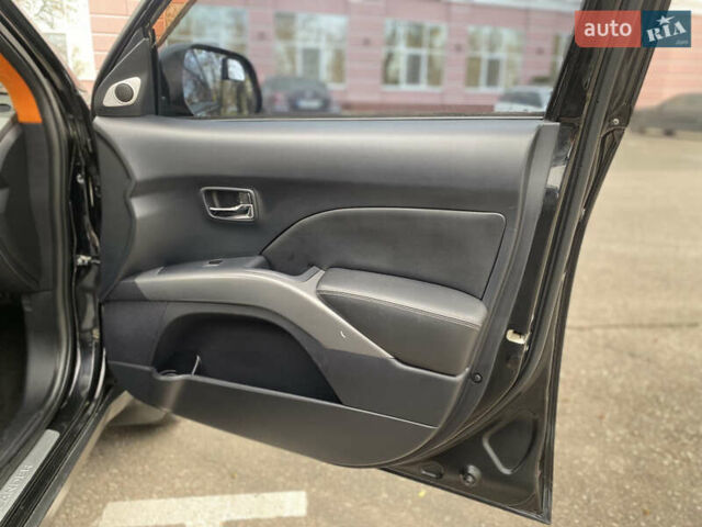 Черный Мицубиси Аутлендер ХЛ, объемом двигателя 3 л и пробегом 154 тыс. км за 8900 $, фото 30 на Automoto.ua