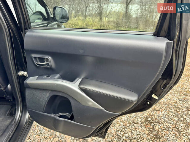 Чорний Міцубісі Аутлендер ХЛ, об'ємом двигуна 2.4 л та пробігом 229 тис. км за 9790 $, фото 17 на Automoto.ua