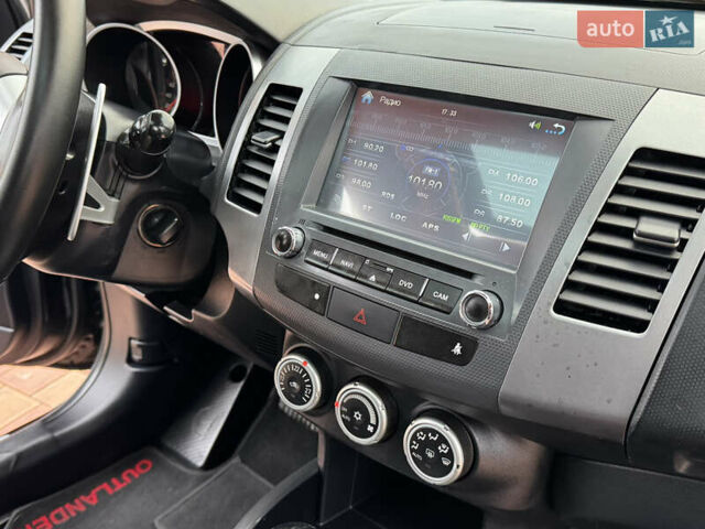 Черный Мицубиси Аутлендер ХЛ, объемом двигателя 3 л и пробегом 154 тыс. км за 8900 $, фото 19 на Automoto.ua