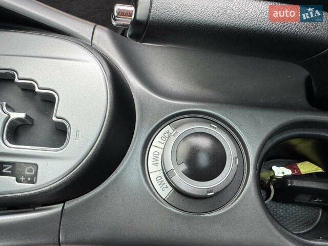 Черный Мицубиси Аутлендер ХЛ, объемом двигателя 3 л и пробегом 154 тыс. км за 8900 $, фото 15 на Automoto.ua