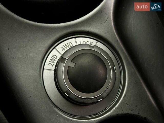 Черный Мицубиси Аутлендер ХЛ, объемом двигателя 3 л и пробегом 214 тыс. км за 9500 $, фото 19 на Automoto.ua