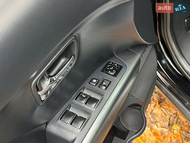 Черный Мицубиси Аутлендер ХЛ, объемом двигателя 3 л и пробегом 285 тыс. км за 9590 $, фото 27 на Automoto.ua