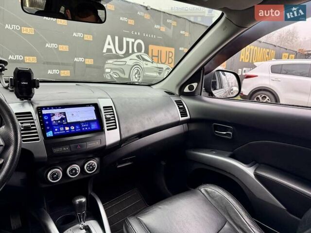 Черный Мицубиси Аутлендер ХЛ, объемом двигателя 3 л и пробегом 214 тыс. км за 9500 $, фото 14 на Automoto.ua