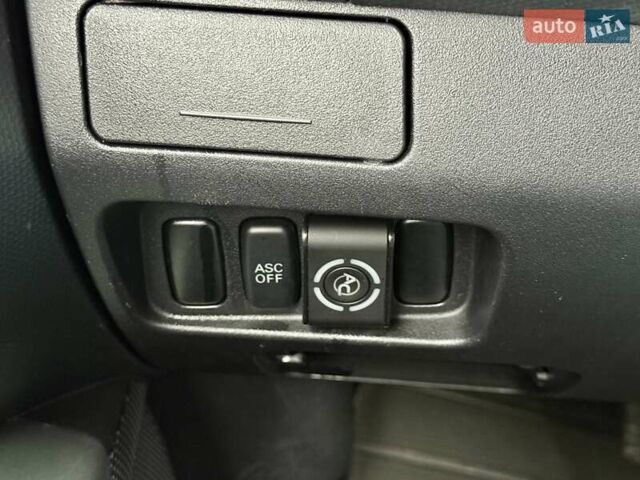 Черный Мицубиси Аутлендер ХЛ, объемом двигателя 3 л и пробегом 214 тыс. км за 9500 $, фото 22 на Automoto.ua