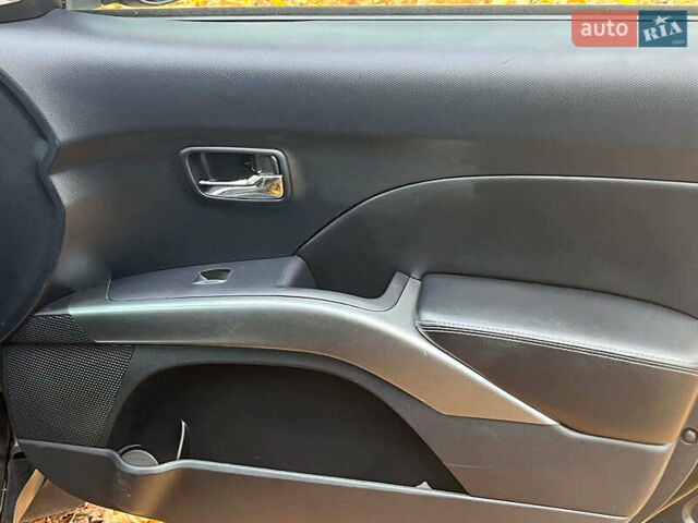 Черный Мицубиси Аутлендер ХЛ, объемом двигателя 3 л и пробегом 285 тыс. км за 9590 $, фото 14 на Automoto.ua