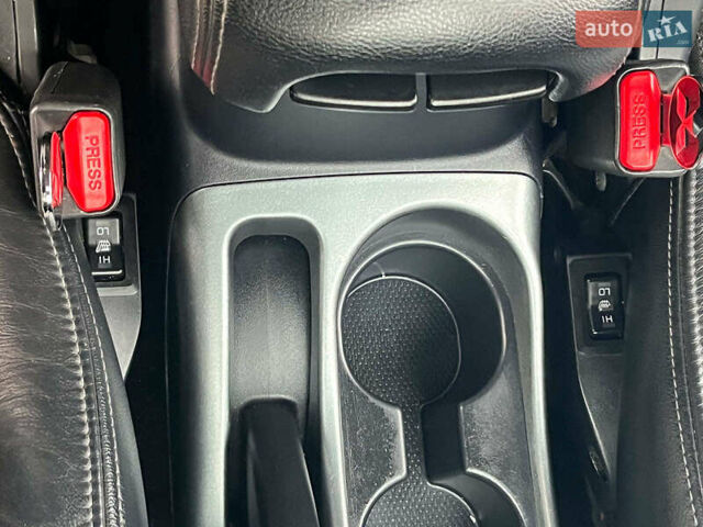 Черный Мицубиси Аутлендер ХЛ, объемом двигателя 3 л и пробегом 285 тыс. км за 9590 $, фото 17 на Automoto.ua