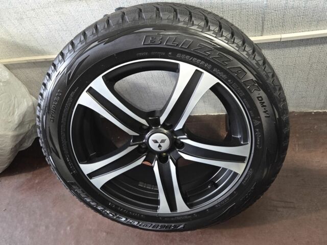 Черный Мицубиси Аутлендер ХЛ, объемом двигателя 2.4 л и пробегом 31 тыс. км за 15000 $, фото 19 на Automoto.ua