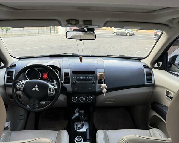 Чорний Міцубісі Аутлендер ХЛ, об'ємом двигуна 3 л та пробігом 243 тис. км за 12500 $, фото 20 на Automoto.ua