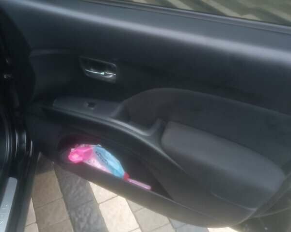 Черный Мицубиси Аутлендер ХЛ, объемом двигателя 2.36 л и пробегом 270 тыс. км за 9200 $, фото 8 на Automoto.ua