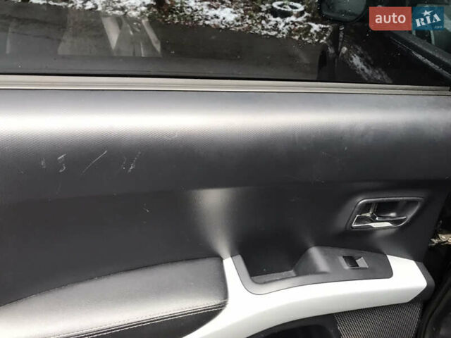 Чорний Міцубісі Аутлендер ХЛ, об'ємом двигуна 2 л та пробігом 306 тис. км за 9799 $, фото 20 на Automoto.ua