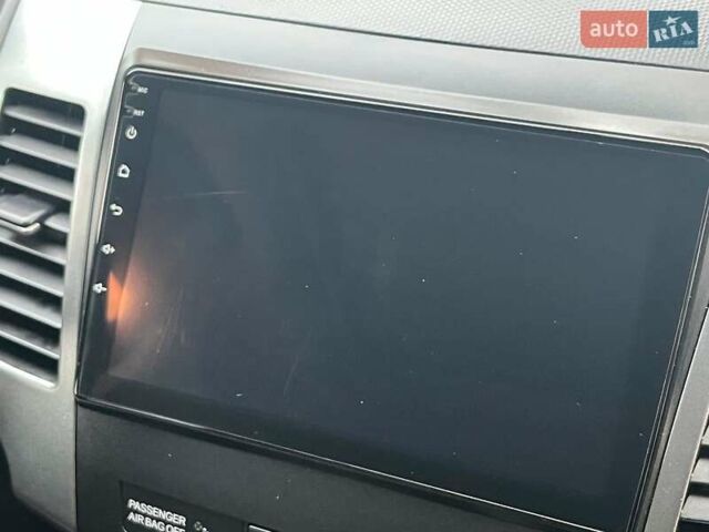 Черный Мицубиси Аутлендер ХЛ, объемом двигателя 3 л и пробегом 285 тыс. км за 9590 $, фото 19 на Automoto.ua