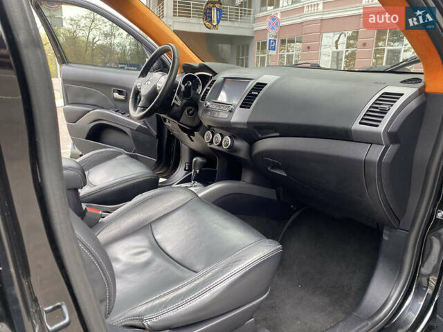 Черный Мицубиси Аутлендер ХЛ, объемом двигателя 3 л и пробегом 154 тыс. км за 8900 $, фото 32 на Automoto.ua