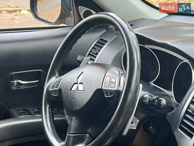 Черный Мицубиси Аутлендер ХЛ, объемом двигателя 3 л и пробегом 285 тыс. км за 9590 $, фото 20 на Automoto.ua