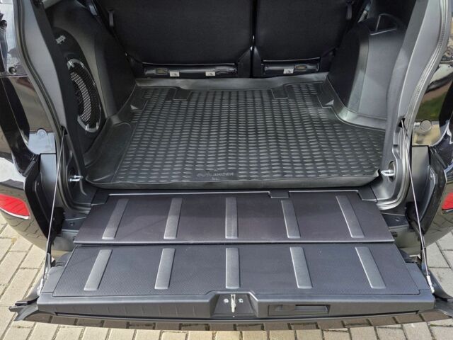 Черный Мицубиси Аутлендер ХЛ, объемом двигателя 2.4 л и пробегом 31 тыс. км за 15000 $, фото 11 на Automoto.ua