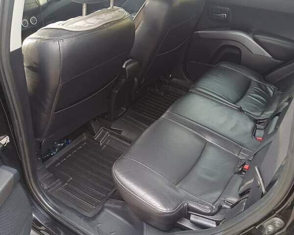 Чорний Міцубісі Аутлендер ХЛ, об'ємом двигуна 2.36 л та пробігом 117 тис. км за 11500 $, фото 9 на Automoto.ua