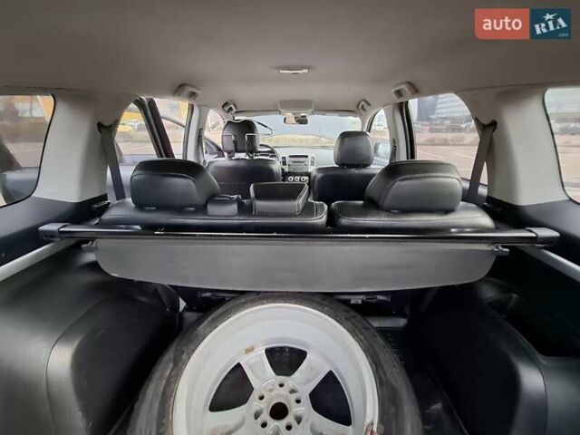 Черный Мицубиси Аутлендер ХЛ, объемом двигателя 2.36 л и пробегом 211 тыс. км за 10500 $, фото 15 на Automoto.ua