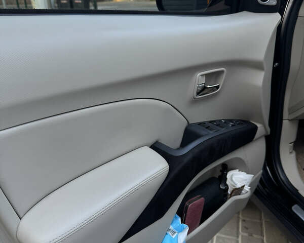 Чорний Міцубісі Аутлендер ХЛ, об'ємом двигуна 3 л та пробігом 243 тис. км за 12500 $, фото 26 на Automoto.ua