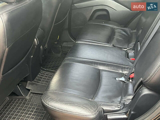 Черный Мицубиси Аутлендер ХЛ, объемом двигателя 3 л и пробегом 285 тыс. км за 9590 $, фото 23 на Automoto.ua