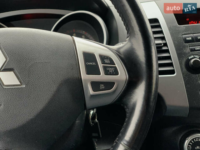 Черный Мицубиси Аутлендер ХЛ, объемом двигателя 2.4 л и пробегом 175 тыс. км за 10499 $, фото 43 на Automoto.ua