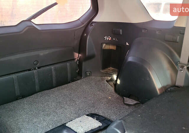 Черный Мицубиси Аутлендер ХЛ, объемом двигателя 2 л и пробегом 200 тыс. км за 2450 $, фото 5 на Automoto.ua