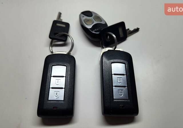 Мицубиси Аутлендер ХЛ 2010 в Днепре (Днепропетровске) на Automoto.ua Черный Мицубиси Аутлендер ХЛ, объемом двигателя 2.3 л и пробегом 193 тыс. км за 14999 $, фото 30 на Automoto.ua