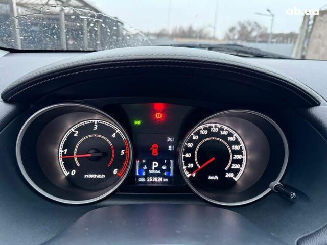 Чорний Міцубісі Аутлендер ХЛ, об'ємом двигуна 2.2 л та пробігом 253 тис. км за 12490 $, фото 19 на Automoto.ua