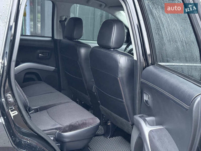 Чорний Міцубісі Аутлендер ХЛ, об'ємом двигуна 2.18 л та пробігом 253 тис. км за 12490 $, фото 11 на Automoto.ua