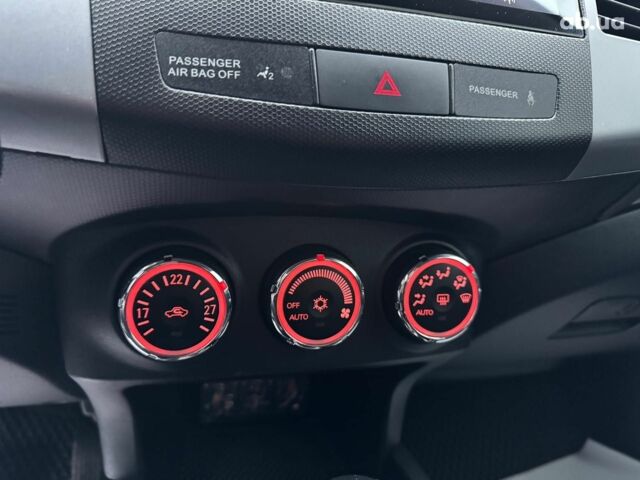 Чорний Міцубісі Аутлендер ХЛ, об'ємом двигуна 2.2 л та пробігом 253 тис. км за 12490 $, фото 21 на Automoto.ua