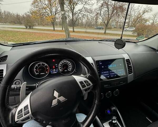 Черный Мицубиси Аутлендер ХЛ, объемом двигателя 2.18 л и пробегом 253 тыс. км за 12500 $, фото 8 на Automoto.ua