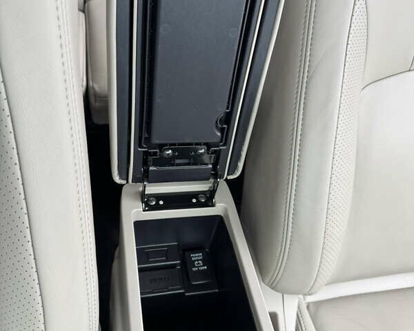 Чорний Міцубісі Аутлендер ХЛ, об'ємом двигуна 2.2 л та пробігом 155 тис. км за 12299 $, фото 67 на Automoto.ua