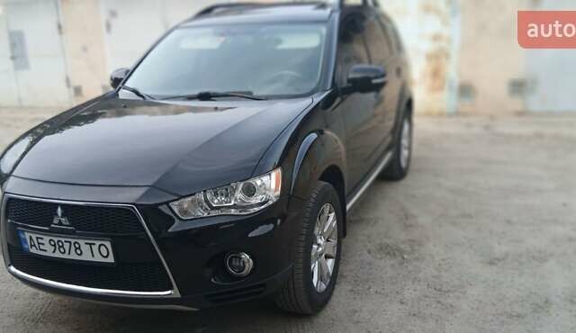 Черный Мицубиси Аутлендер ХЛ, объемом двигателя 2.3 л и пробегом 190 тыс. км за 12500 $, фото 6 на Automoto.ua