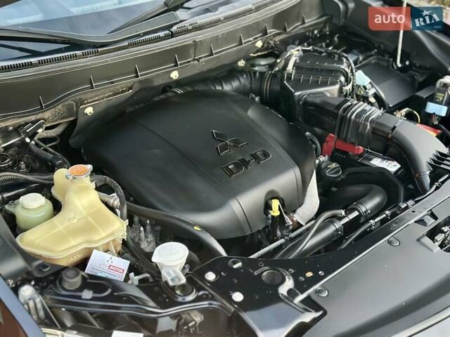 Черный Мицубиси Аутлендер ХЛ, объемом двигателя 2.2 л и пробегом 232 тыс. км за 11700 $, фото 45 на Automoto.ua