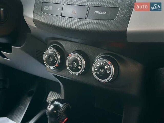 Черный Мицубиси Аутлендер ХЛ, объемом двигателя 2.2 л и пробегом 232 тыс. км за 11700 $, фото 25 на Automoto.ua