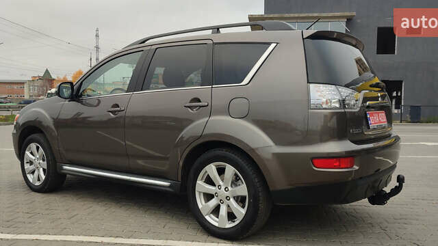 Коричневый Мицубиси Аутлендер ХЛ, объемом двигателя 2.2 л и пробегом 259 тыс. км за 12300 $, фото 26 на Automoto.ua