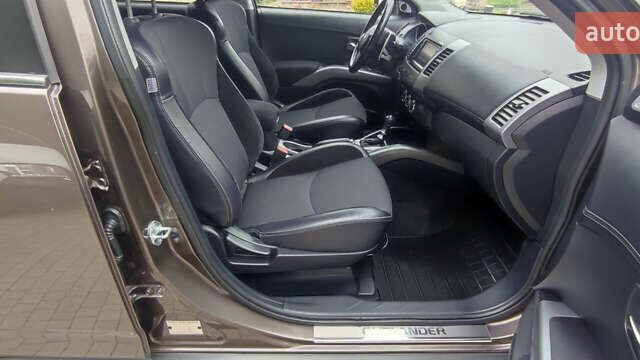 Коричневый Мицубиси Аутлендер ХЛ, объемом двигателя 2.2 л и пробегом 259 тыс. км за 12300 $, фото 37 на Automoto.ua