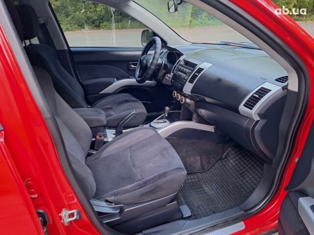 Червоний Міцубісі Аутлендер ХЛ, об'ємом двигуна 0 л та пробігом 148 тис. км за 8450 $, фото 11 на Automoto.ua